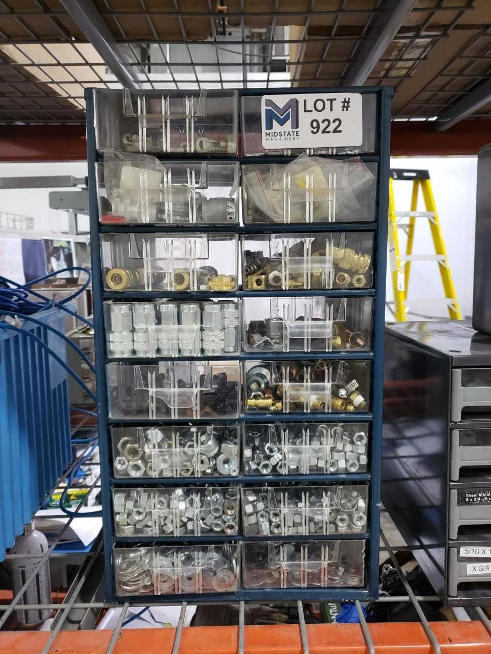 Box with all Contents Air attachments ECT - MATERIAL HANDLING