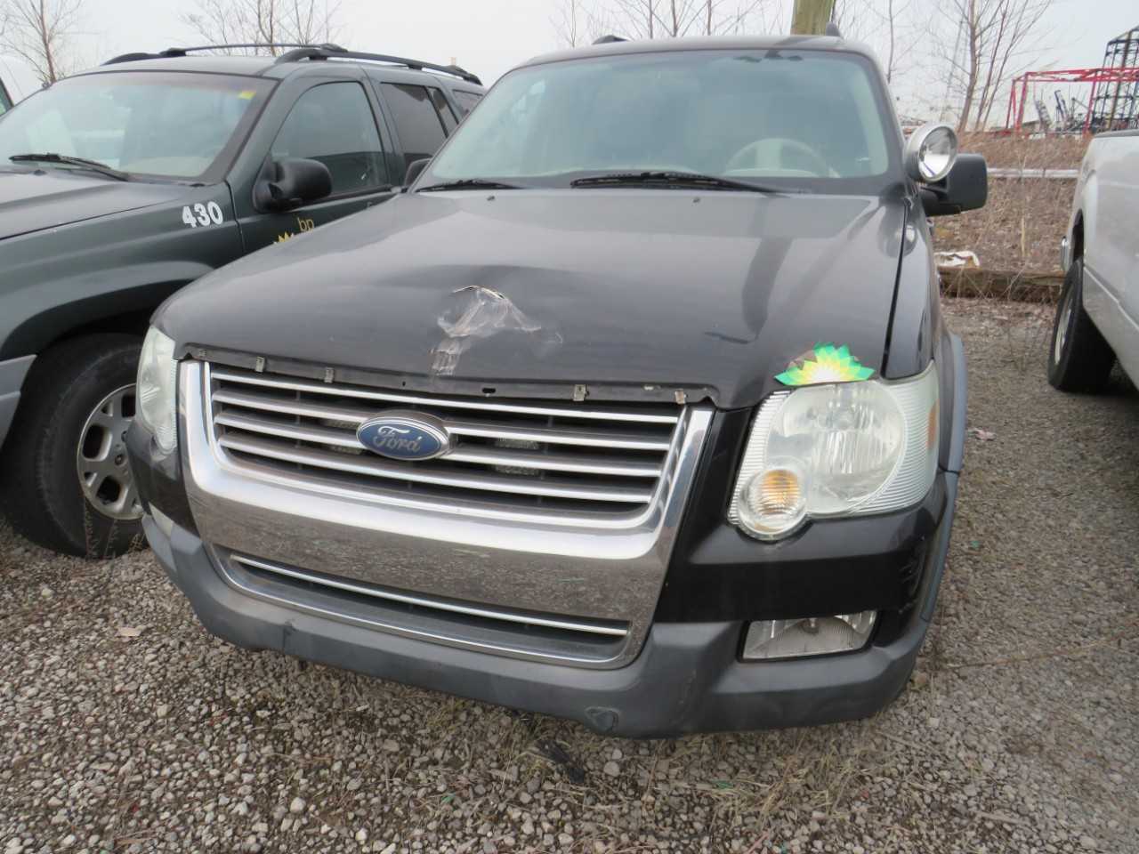 2007 FORD EXPLORER XLT ADVANCETRAC RSC 4WD 4 DOOR 8 CYL GAS SUV   VIN:  1FMEU73827UB27271 - BUSES