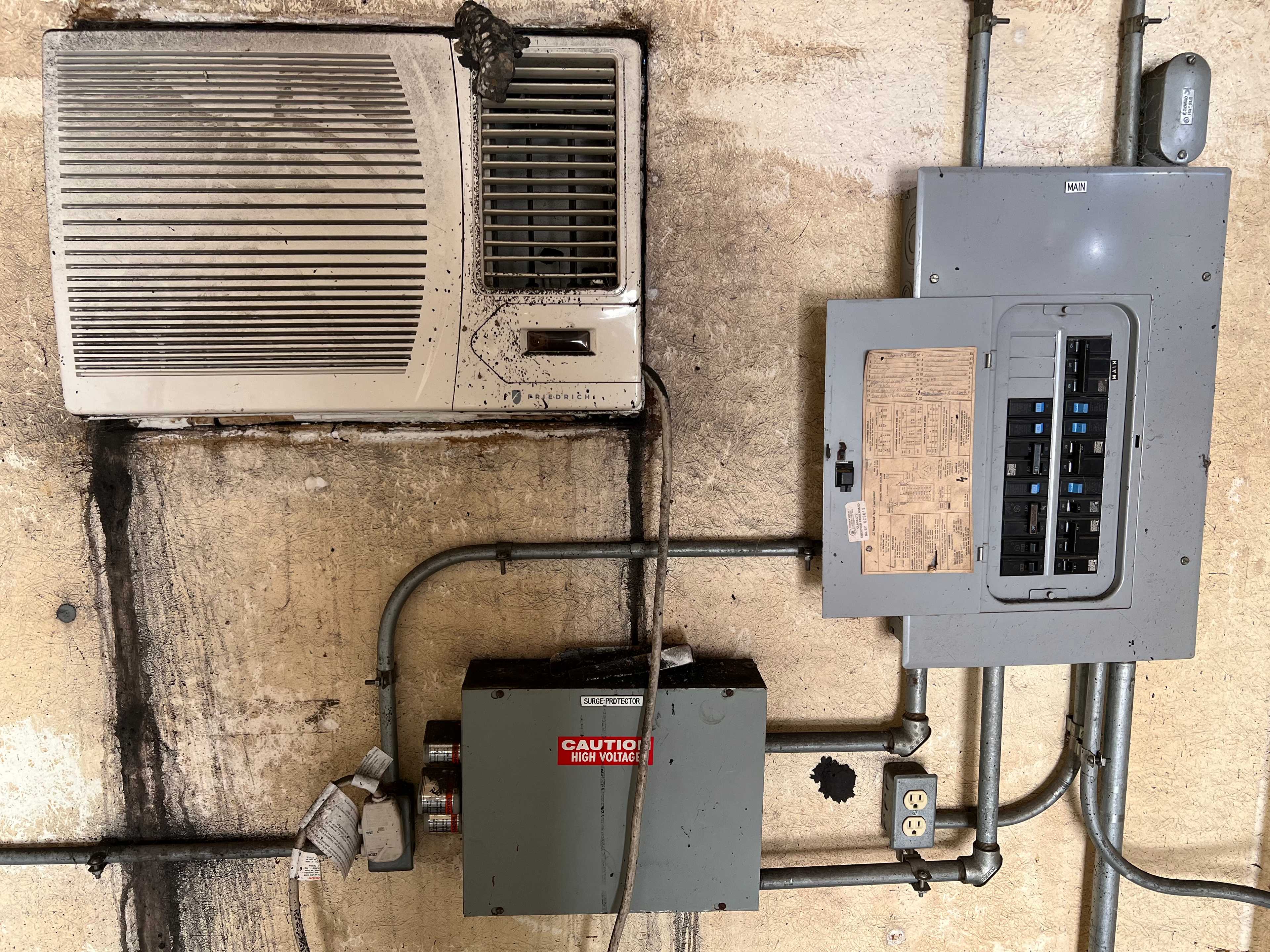 OUTDOOR SHED - SWITCHGEAR