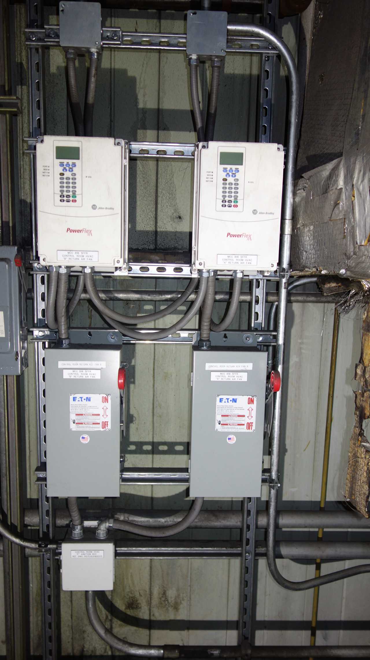 LOT OF 4 ALLEN BRADLEY 7.5HP DRIVES W/ 30A DISCONNECTS - MOTOR DRIVES
