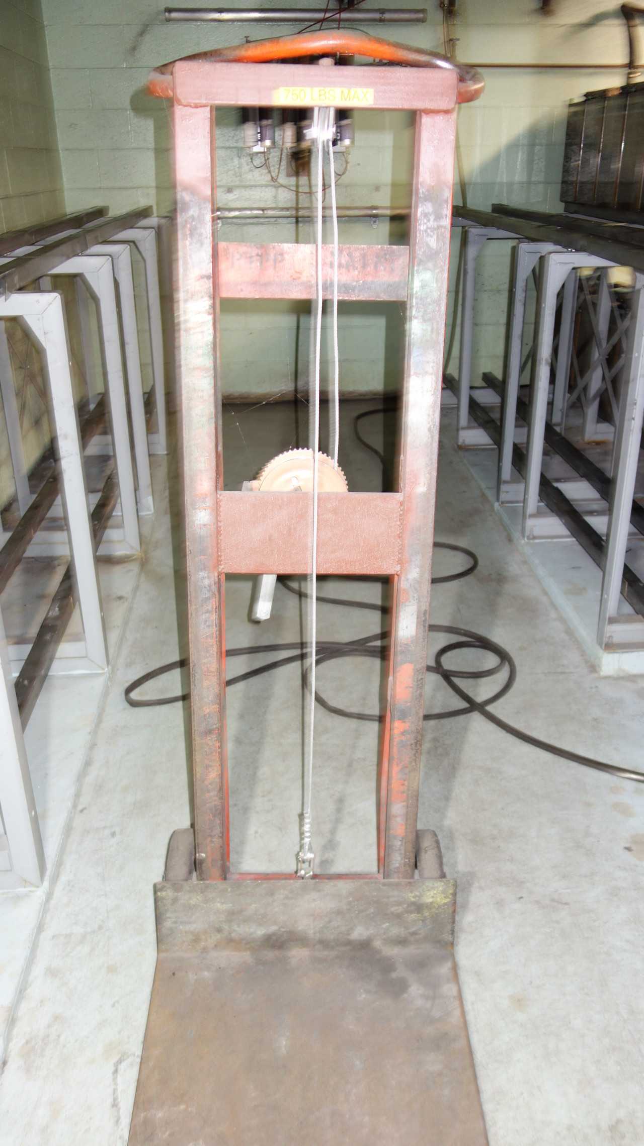 JESCO PL-54-2222 750LBS MANUAL LIFT CART - MISCELLANEOUS