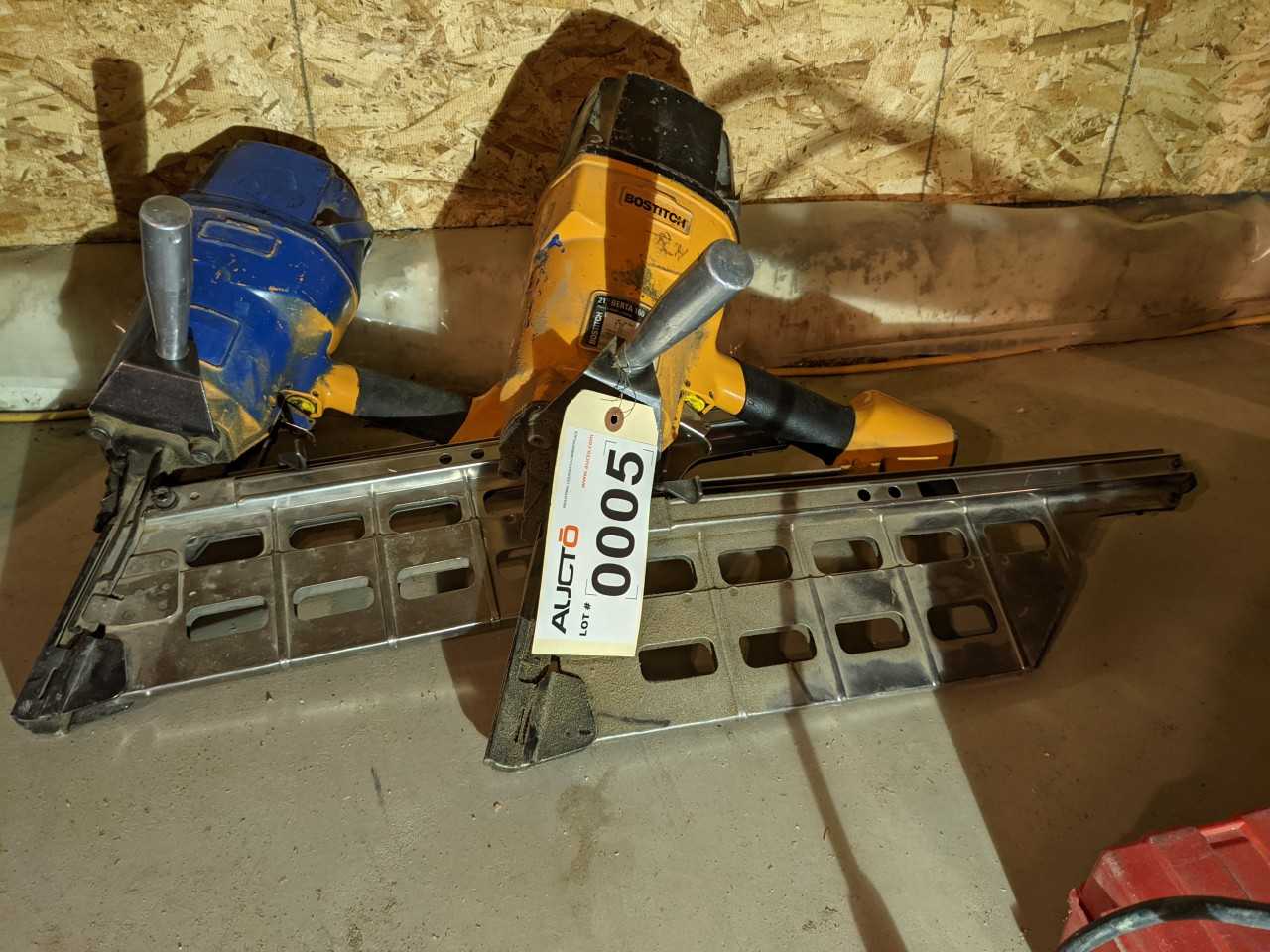 Lot of 2 Bostitch Nail gun - ELECTRIC POWER TOOLS