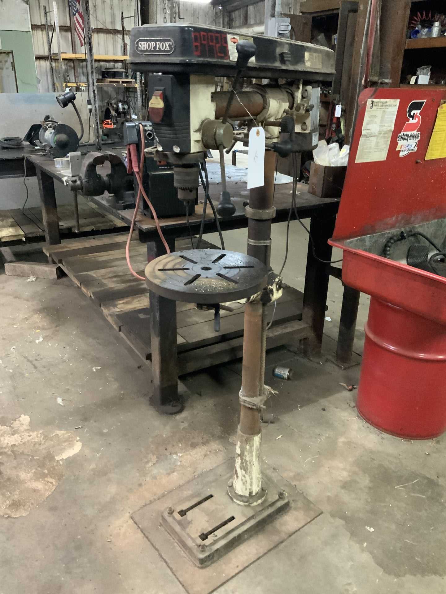 SHOP FOX DRILL PRESS - UPRIGHT DRILL PRESSES