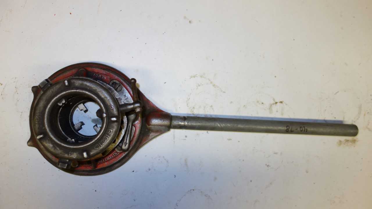 RIDGID 65-R 1 IN-2 IN MANUAL PIPE THREADER - HAND TOOLS