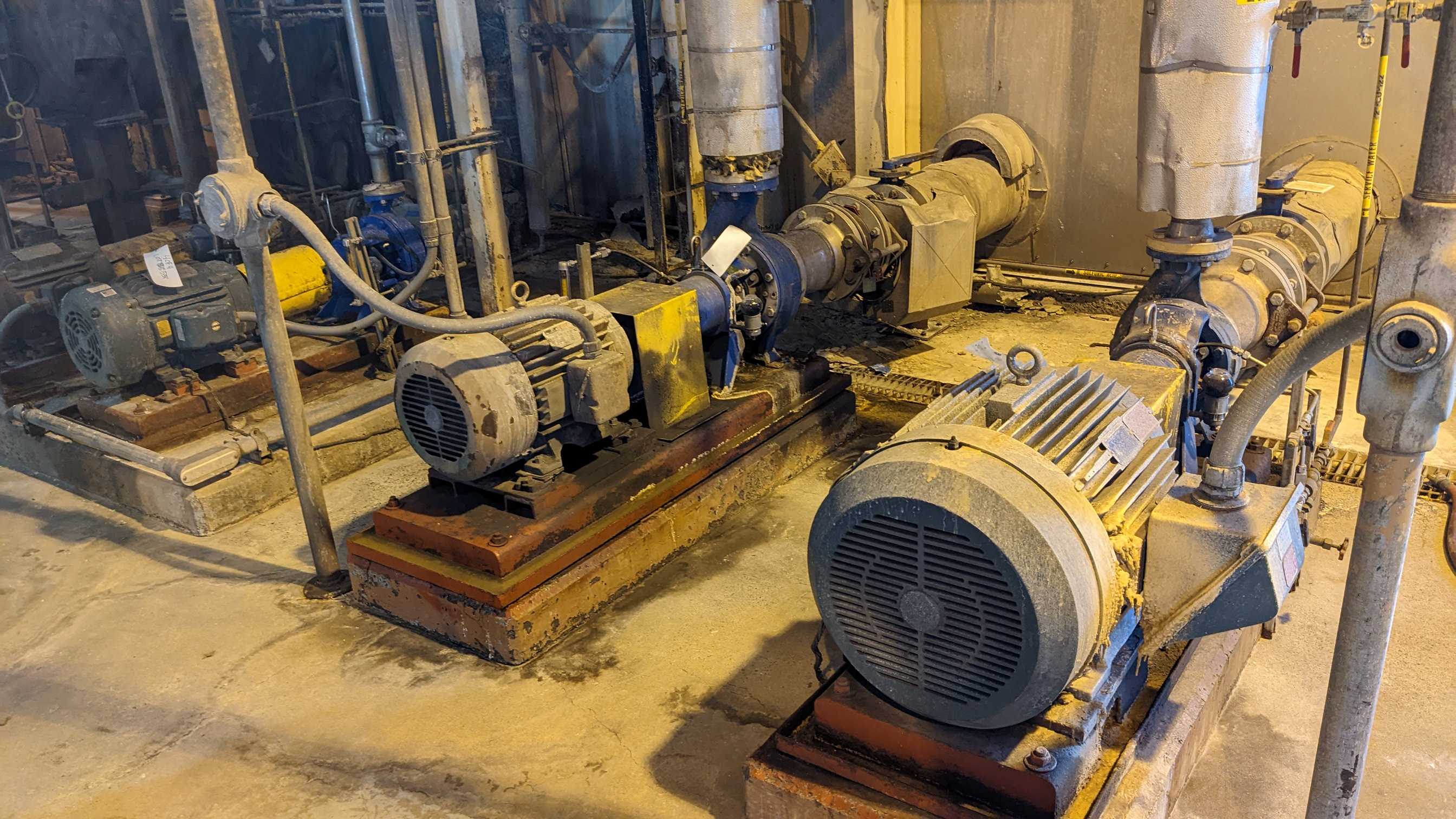 LOT OF 4 PUMPS WITH MOTORS - ELECTRIC MOTORS