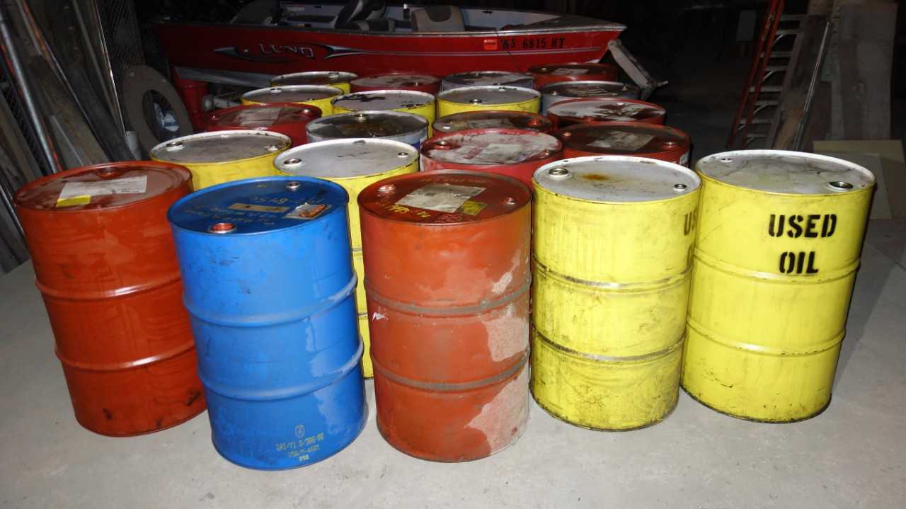 LOT OF 38 ASSORTED EMPTY OIL BARREL DRUMS - ELECTRIC POWER TOOLS