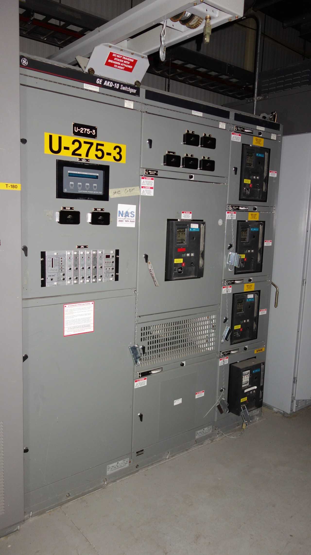 LOT OF 3 SECTIONS OF GE AKD-10 SWITCHGEAR 4000A PANELS w (5) WAVEPRO BREAKERS - AUTOMATION & CONTROLS