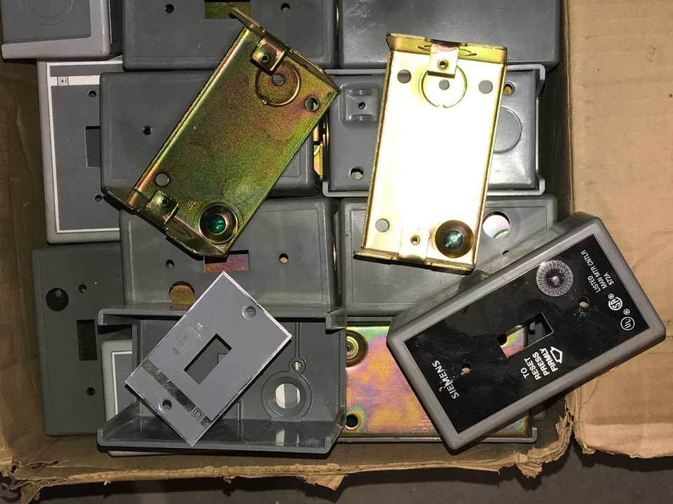 MANUAL STARTER HOUSING (QTY 55) - MOTOR STARTERS