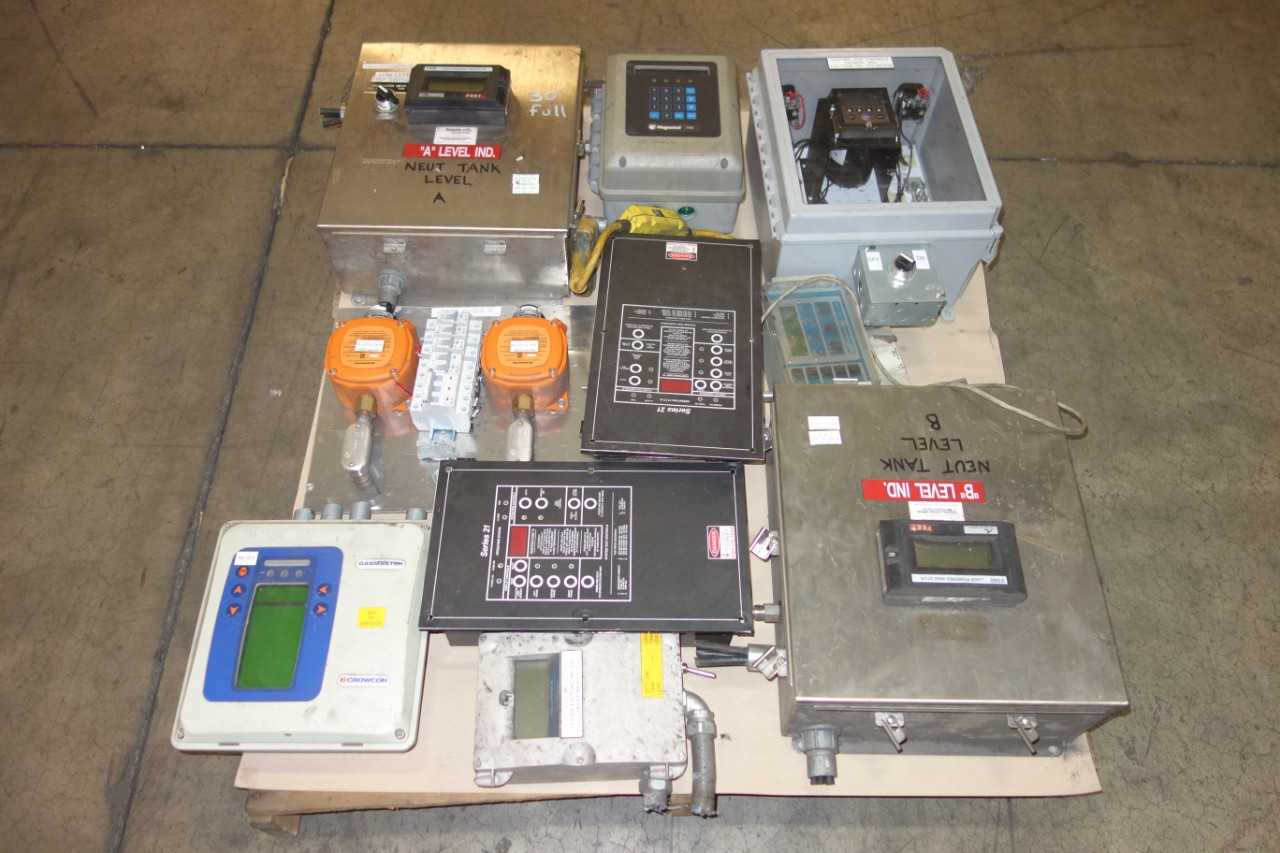 1 PALLET OF ASSORTED ELECTRICAL INSTRUMENTATION CONTROLS, CONTROLLERS, DETECTORS, SWITCHES, MAGNETROL, CROWCON - ELECTRICAL COMPONENTS