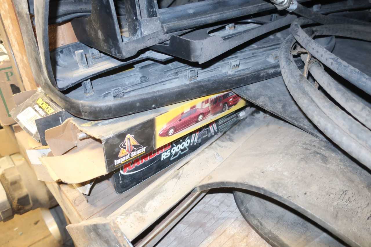 LOT OF ASSORTED TRUCK ACCESSORIES - ELECTRIC POWER TOOLS