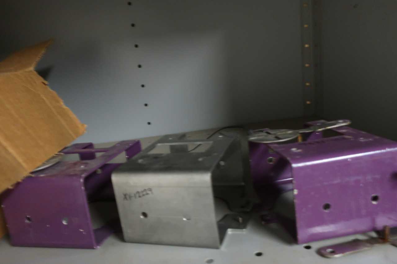 LOT OF ASSORTED FLANGES AND GASKETS - VALVES