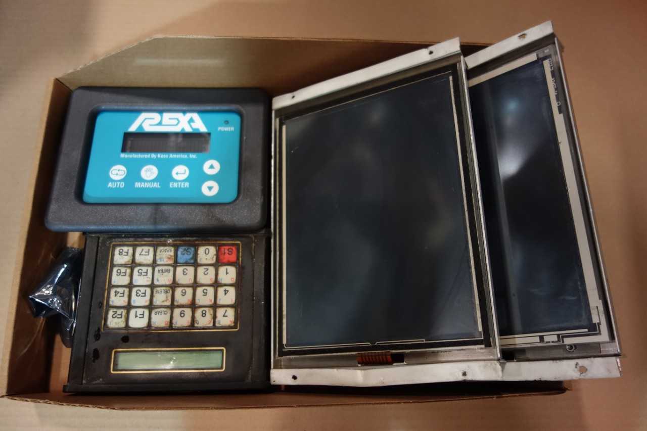 1 LOT OF TOUCH SCREEN DISPLAYS, INTERFACE PANEL CONTOLS- OMNI, KOSO REXA - AUTOMATION & CONTROLS