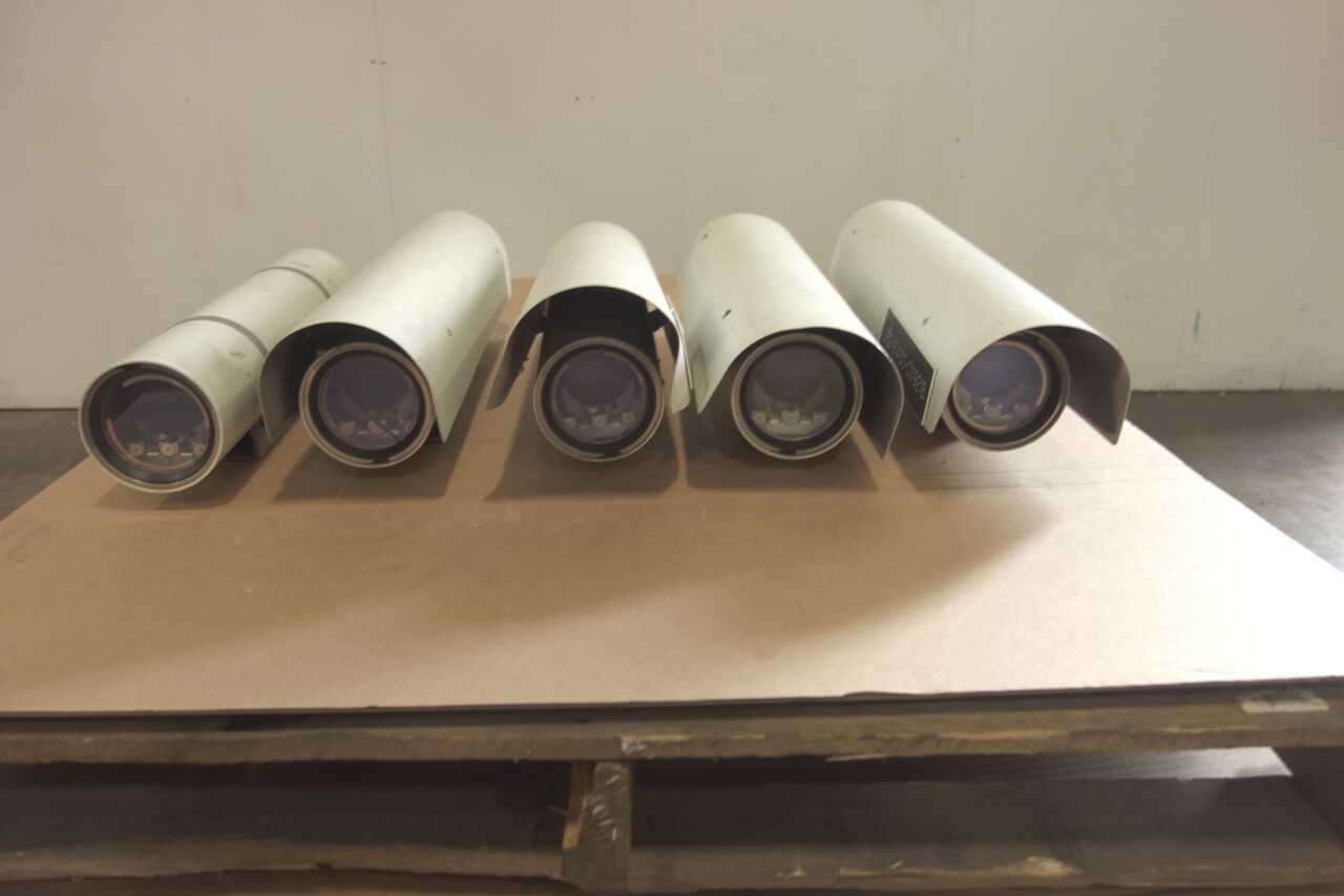 LOT OF ASSORTED COHU SURVEILLANCE CAMERAS WITH HOUSING - LAB & SCIENTIFIC