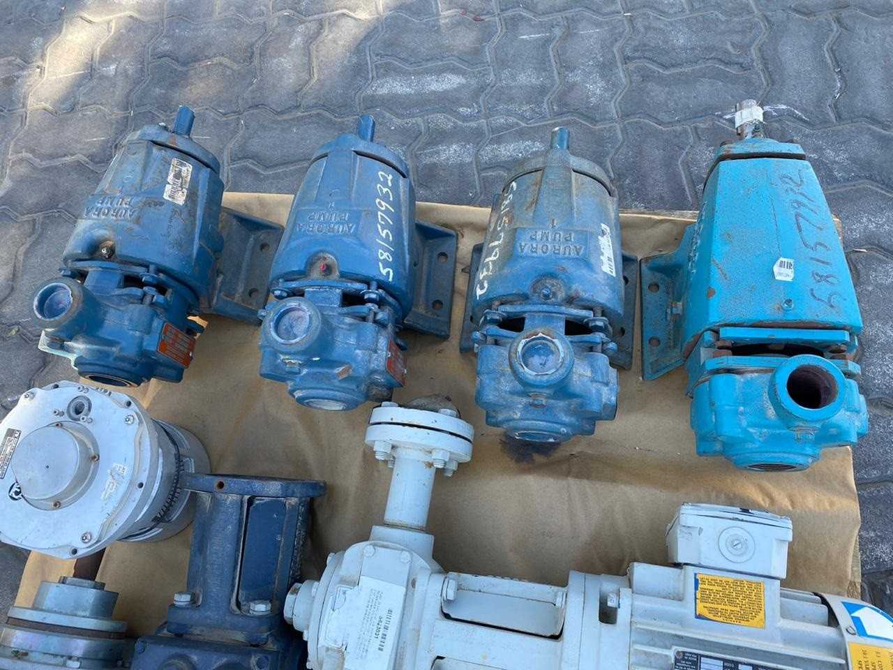 PALLET OF ASSORTED PUMPS AND ACCESSORIES - PUMPS