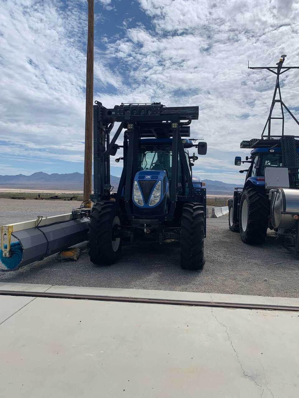 2011 New Holland T7.170 Tractor - CONSTRUCTION EQUIPMENT