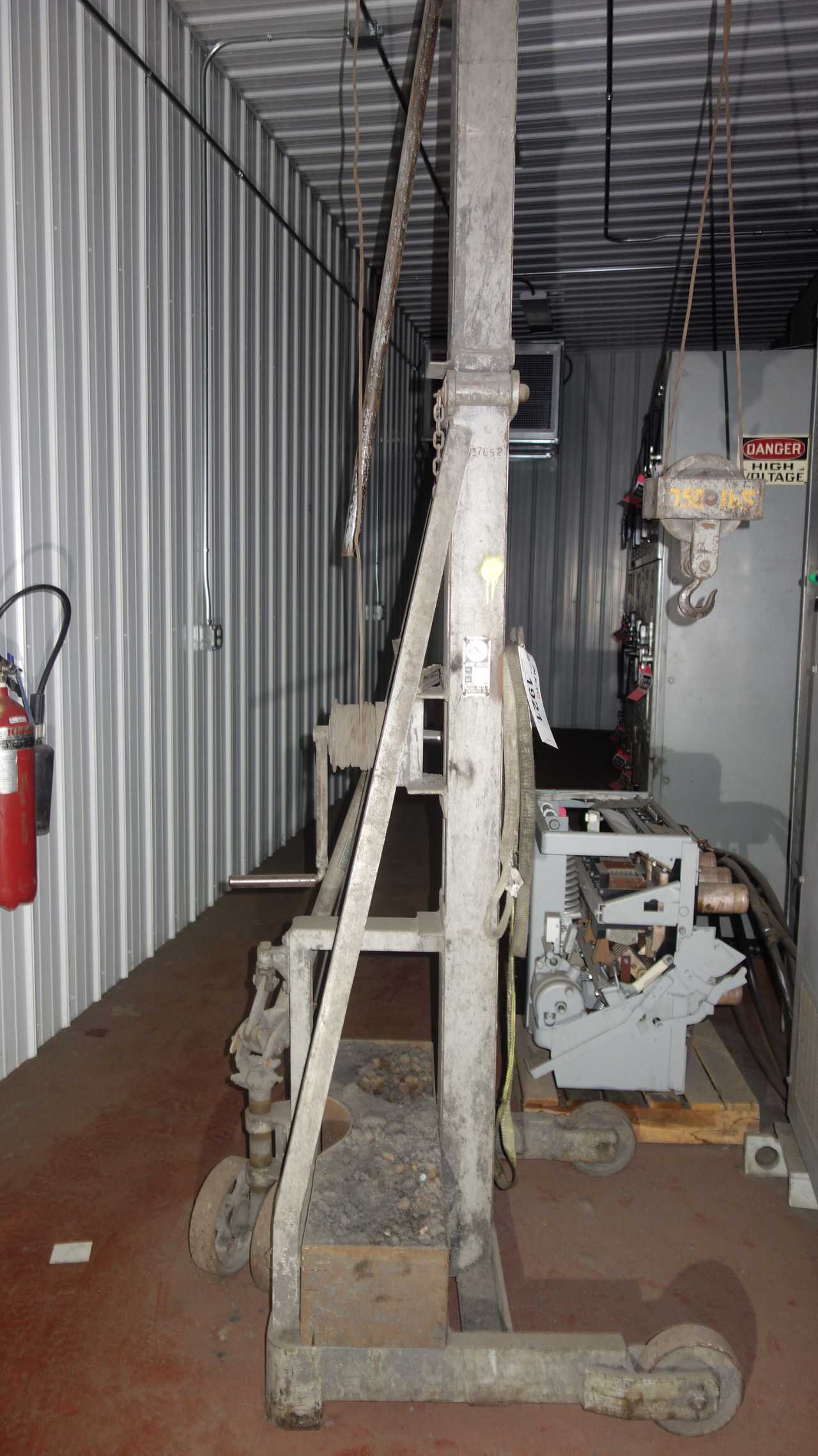 LEWIS SHEPARD PL 750LB MANUAL SWITCHGEAR LIFT TRUCK - MATERIAL HANDLING