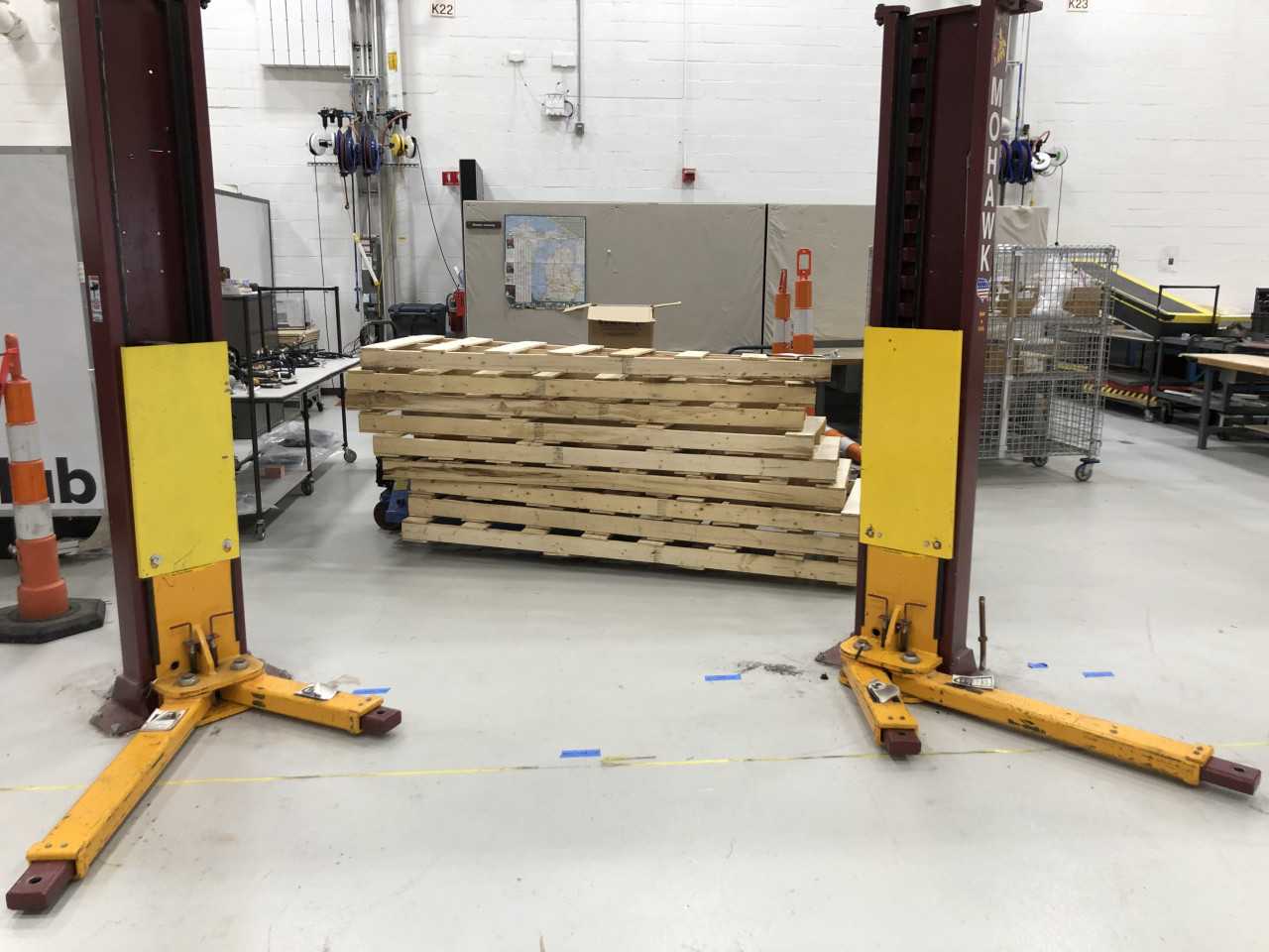 Mohawk Hydraulic Hoist - LIFTING EQUIPMENT Mohawk Hydraulic Hoist - LIFTING EQUIPMENT