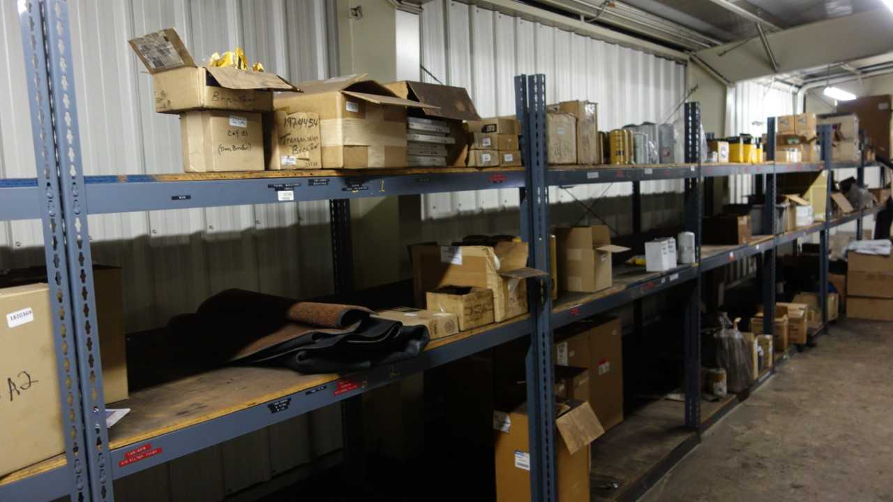 CONTENTS OF 7 SHELF COLUMNS, FILTERS, RESPIRATORS, CATERPILLAR, 3M, KOMATSU - INDUSTRIAL PARTS