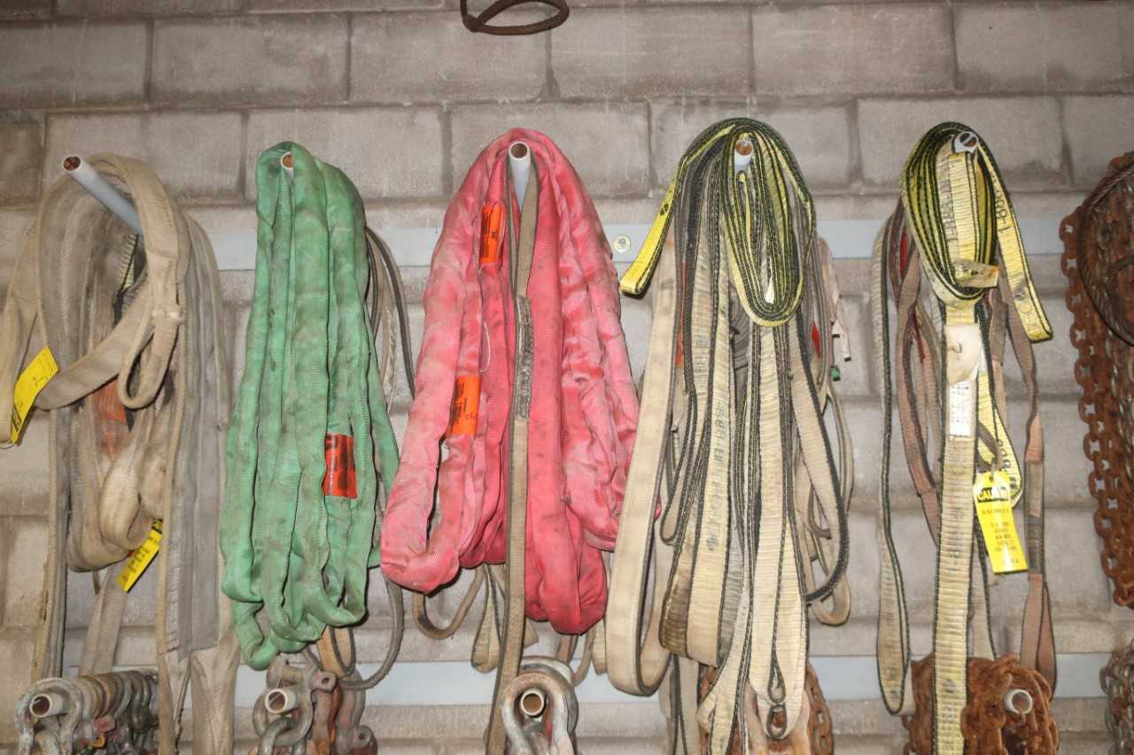 LOT OF ASSORTED LIFTING SLINGS - LIFTING EQUIPMENT