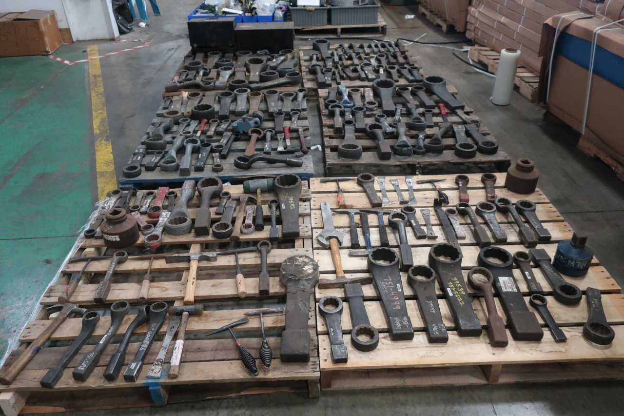 6 PALLETS OF ASSORTED HAND TOOLS HAMMERS WRENCHES SOCKETS - ELECTRIC POWER TOOLS