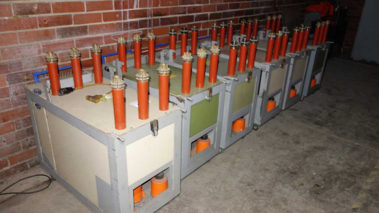LOT OF 6 ESI 1200A 4.16KV-AC VAC U LIFT SWITCHGEAR BREAKER - SWITCHGEAR