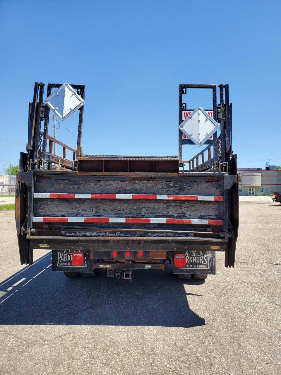 2006 Ford  Stakebed - BUSES