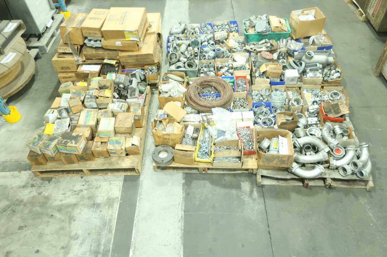 6 PALLETS OF ASSORTED CONDUIT FITTINGS & LIGHTING GE CROUSE HINDS APPLETON - MISCELLANEOUS