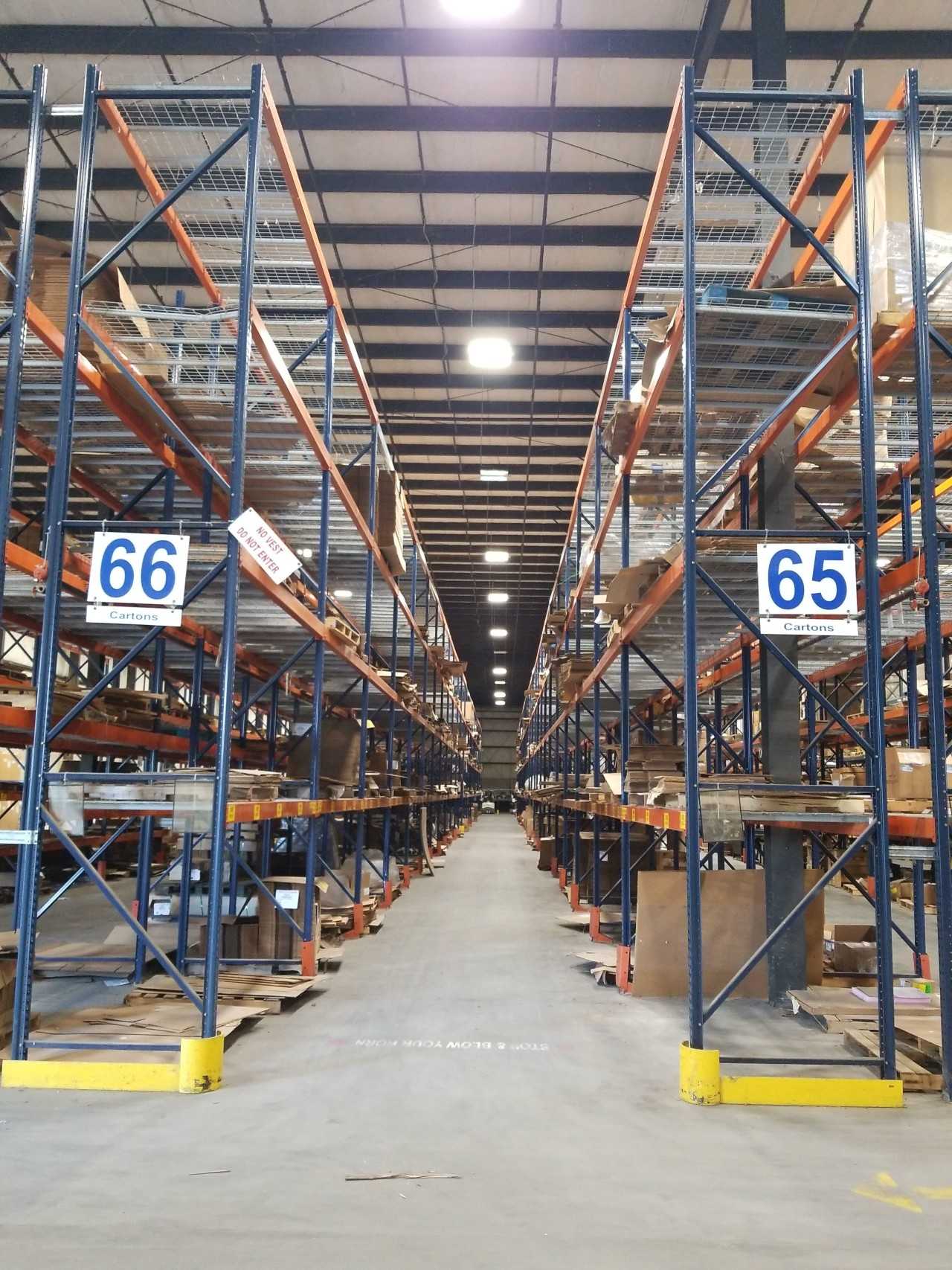 9 ROWS OF ORANGE PALLET RACKING - PALLET RACKING