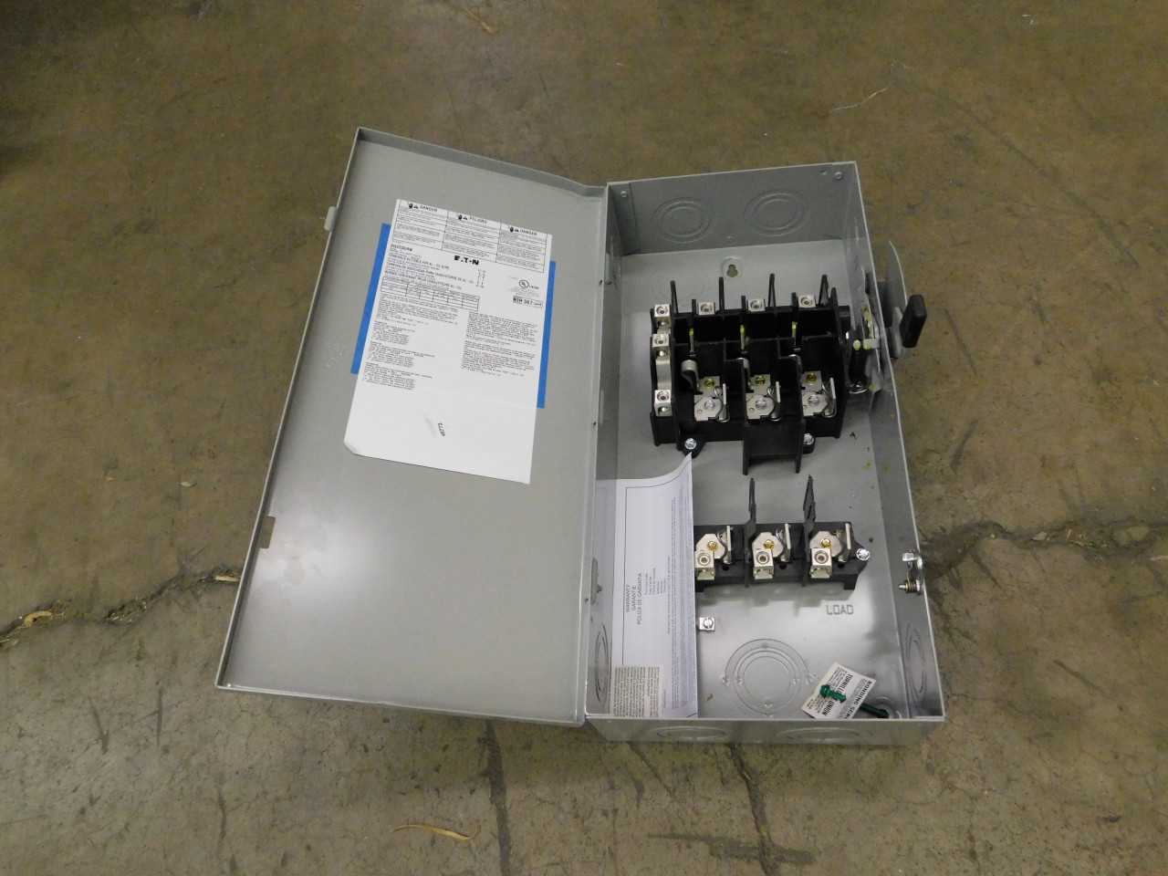 Lot of 3 Disconnect Switches - DISCONNECT SWITCHES