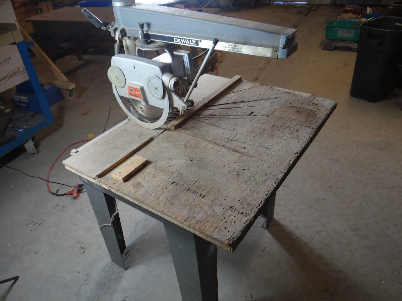 RADIAL ARM SAW 10" DEWALT / BLACK & DECKER 3PH - ELECTRIC POWER TOOLS
