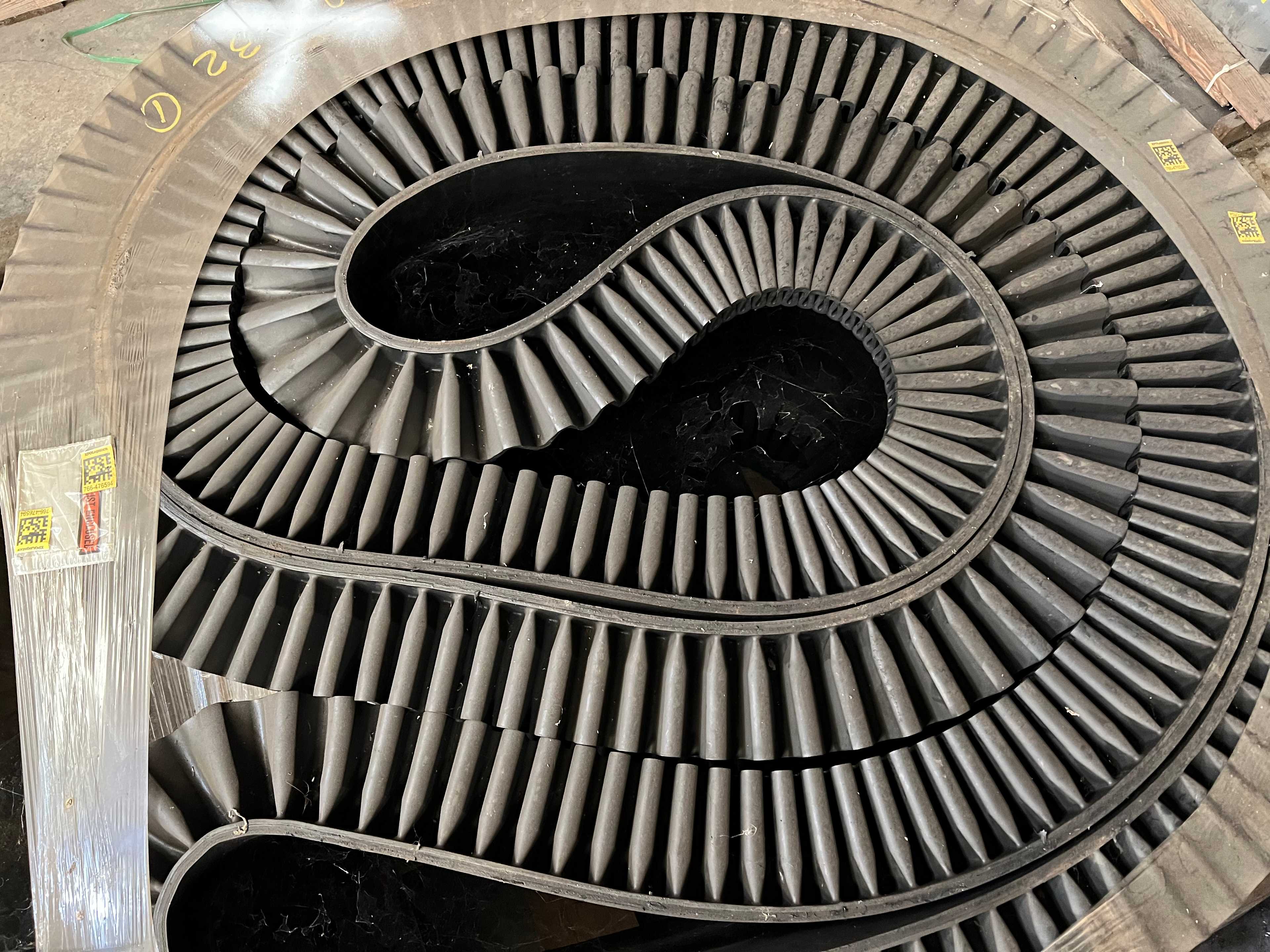 MERRICK BELT 37 FT 10 IN LONG - GRINDING MACHINES