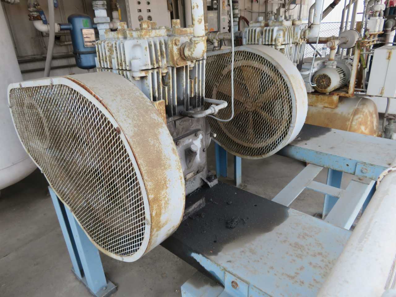 Vacuum Pumps (2) in lot - MISCELLANEOUS
