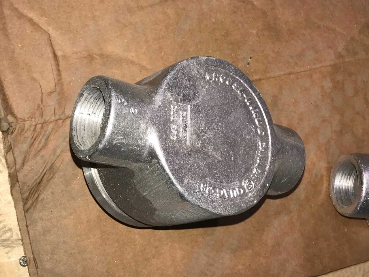 CROUSE-HINDS FITTINGS (QTY 30) - CONDUIT FITTING