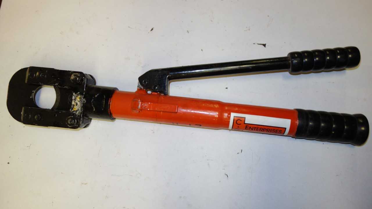 LOT OF 3 CABLE CUTTERS - HAND TOOLS