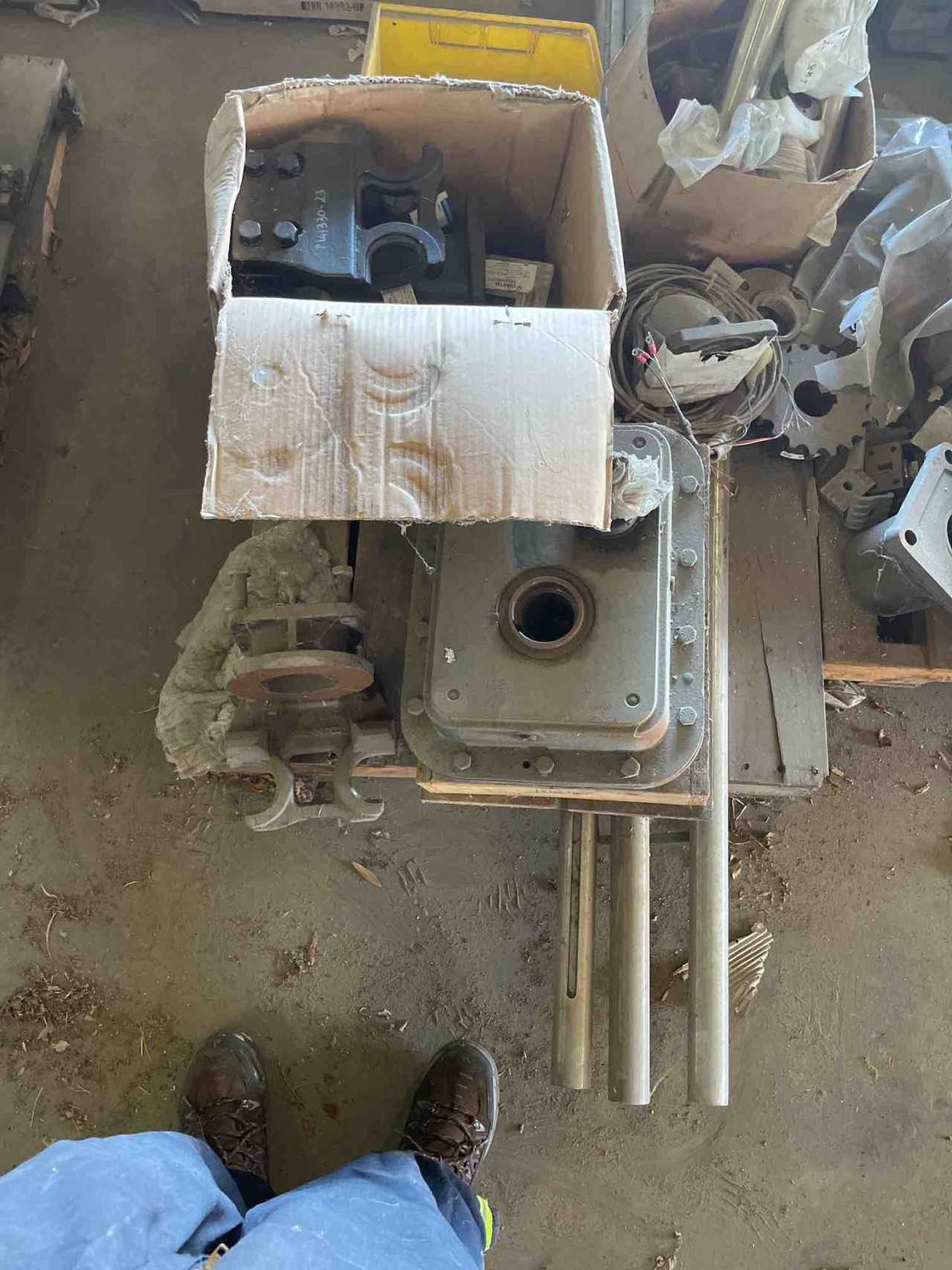 ASSORTED PALLET OF REDUCER, BUSHINGS & PUMP PARTS - INDUSTRIAL PARTS