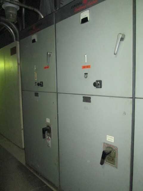 General Electric LimitAmp 2400 Volt 3Ph 200Hp Fused Switches Control Panel - SWITCHGEAR