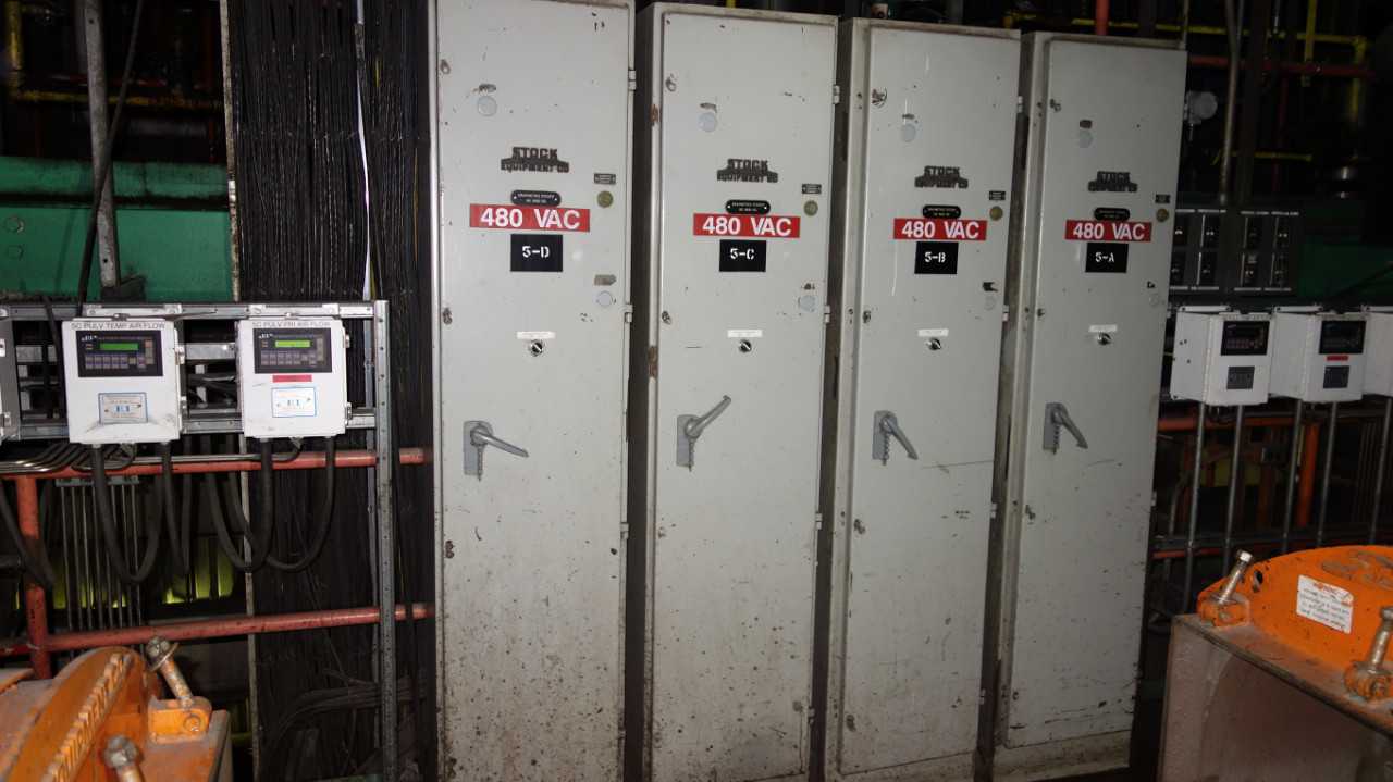 LOT OF 8 ALLEN BRADLEY POWERFLEX 70 DRIVE FEEDERS - MOTOR DRIVES
