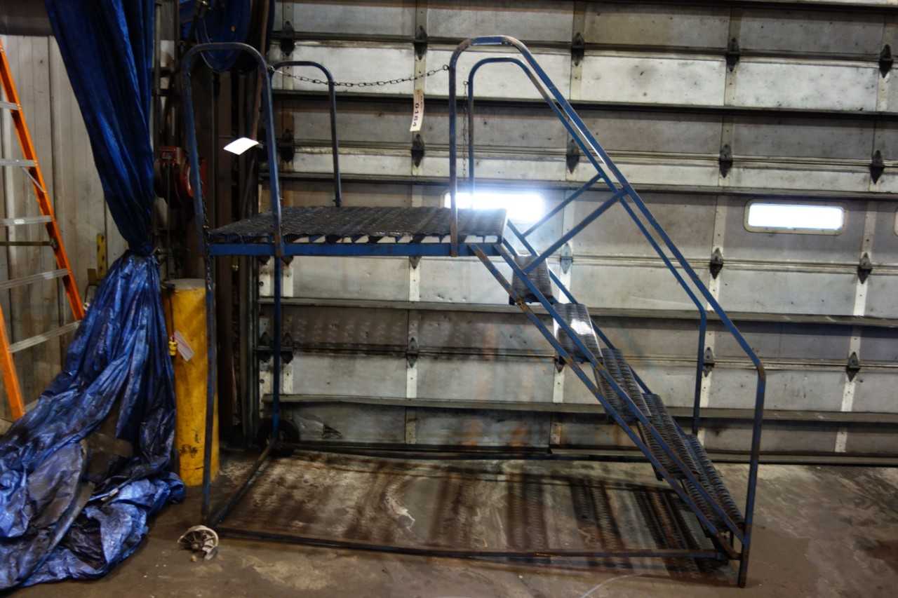6 STEP PLATFORM LADDER ROLLING STAIRS - MATERIAL HANDLING