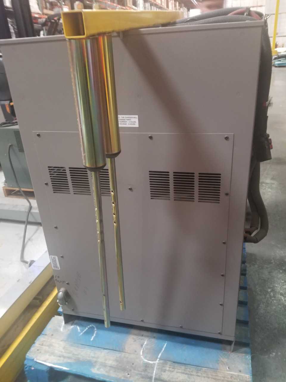 2007 Aker Wade Twinmax 20 charger, Livermore, CA - MATERIAL HANDLING