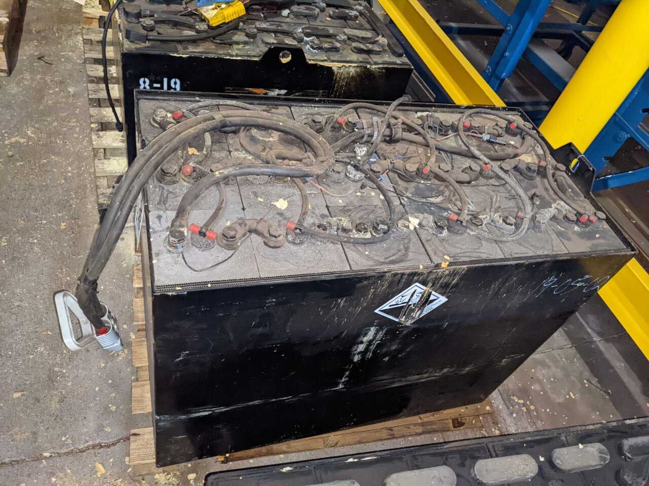 OLDHAM 18-FAT19-017 36V FORKLIFT BATTERY - FORKLIFTS