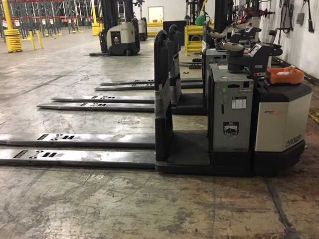 2012 CROWN PC4500-80 CENTER RIDER PALLET JACK, SUWANEE, GA - MATERIAL HANDLING