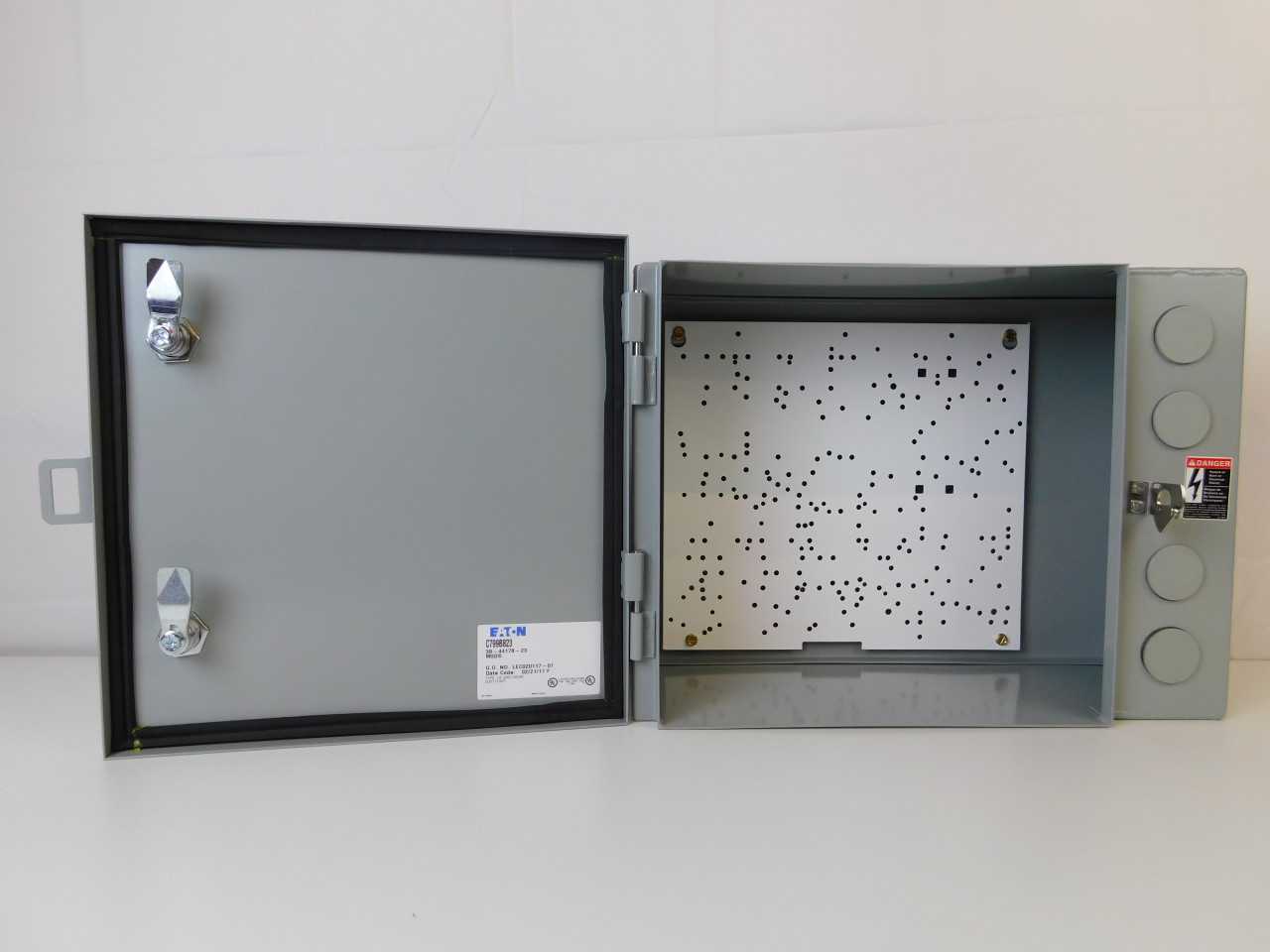 Quantity of 4x C799B823 Starters - ELECTRICAL ENCLOSURES