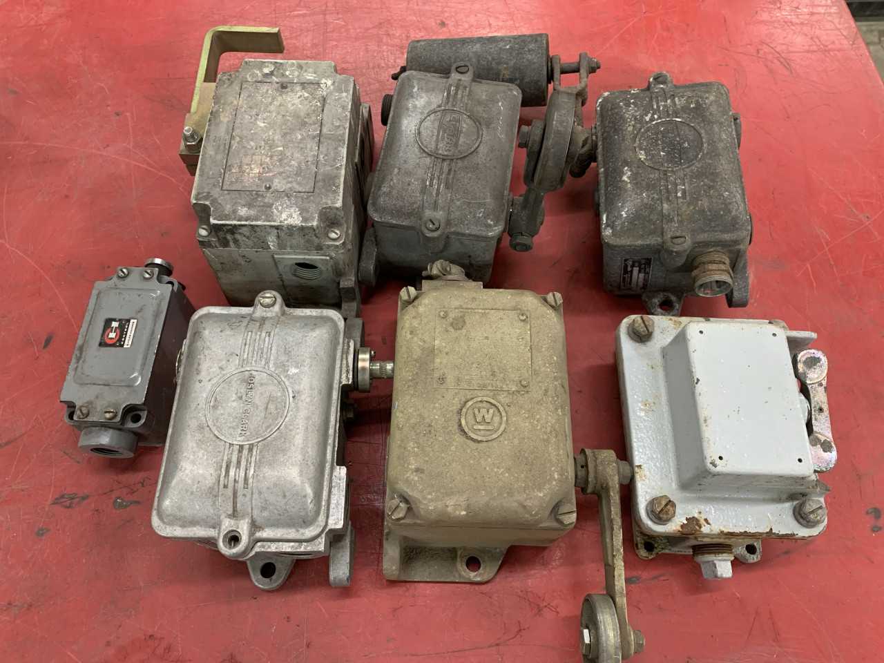 LOT OF 7 USED LIMIT SWITCHES JOSLYN CLARK, WESTINGHOUSE AND CUTLER-HAMMER - CONTROL VALVE