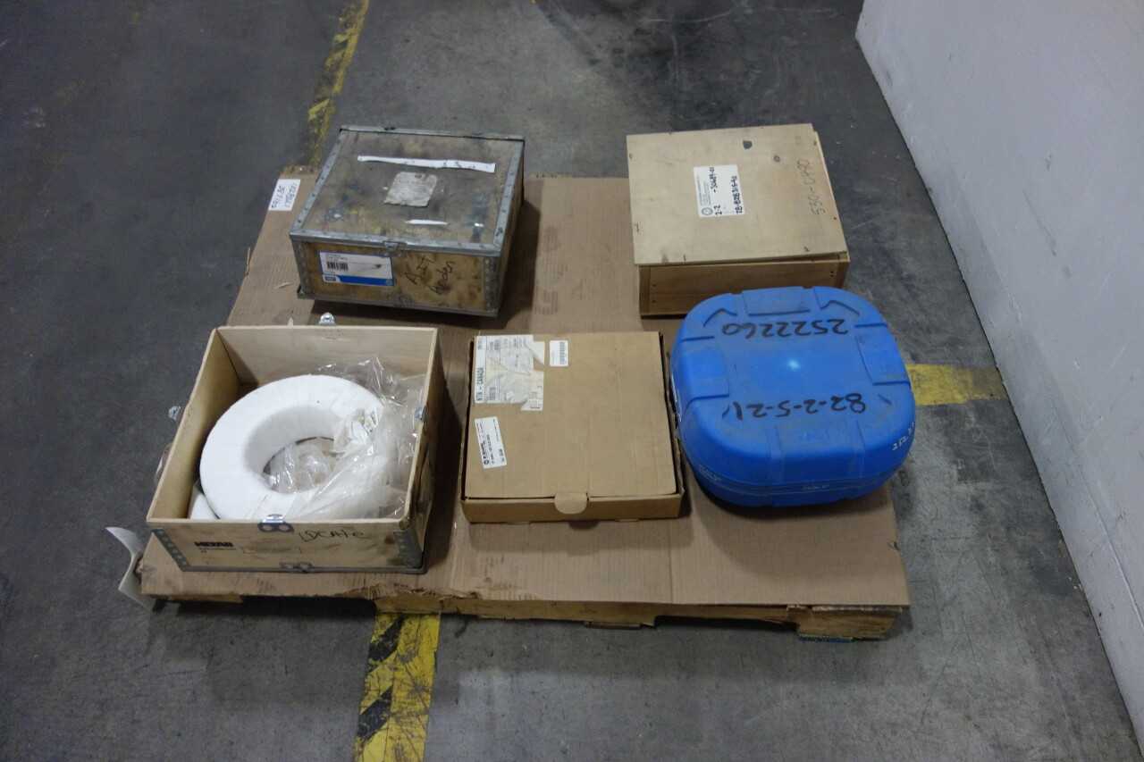 LOT OF ASSORTED BEARINGS - BEARINGS