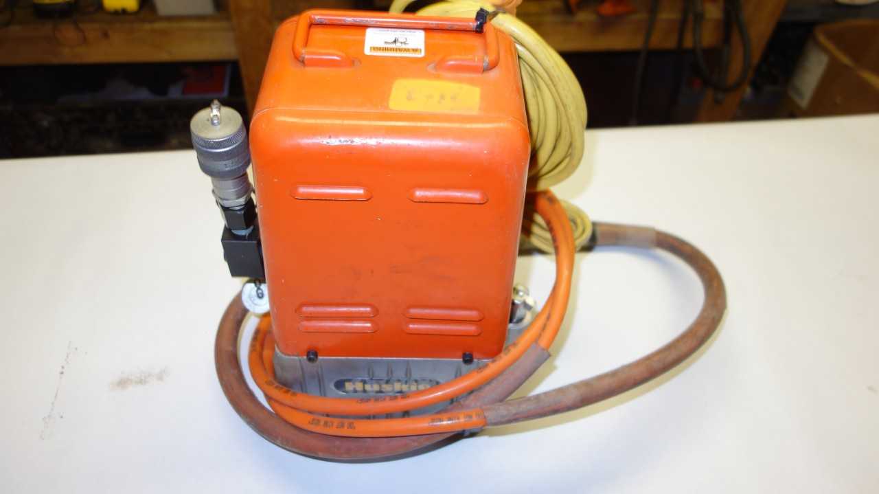 HUSKIE R-14EF HYDRAULIC PUMP FOR CRIMPING TOOLS - ELECTRIC POWER TOOLS