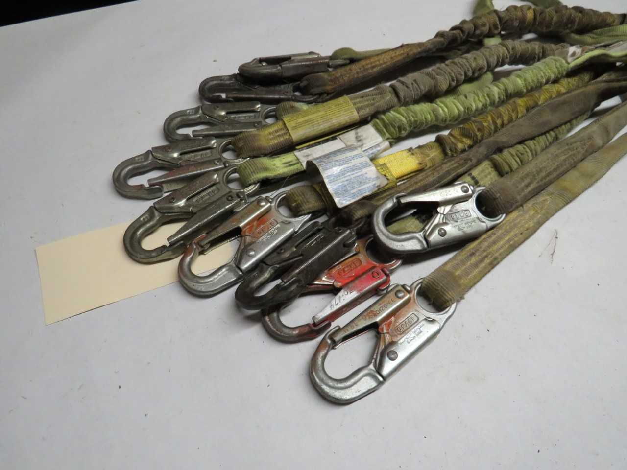 LOT OF 5 ASSORTED NORTH & MILLER DURAFLEX FP28822, 216WLS-5FTYLC SAFETY HARNESS - LIFTING EQUIPMENT