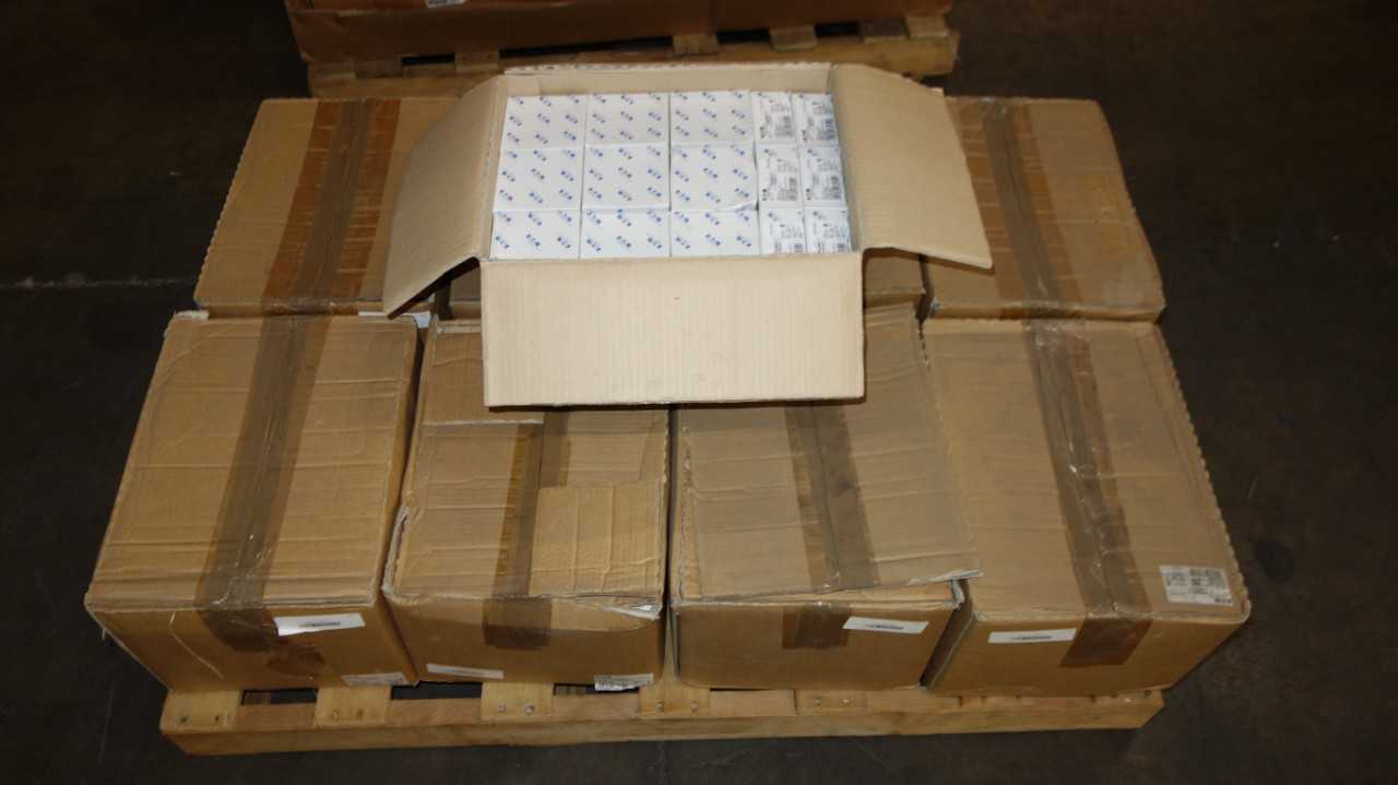 1 PALLET OF EATON MOELLER PKZM01-1 MOTOR CIRCUIT BREAKERS (9 BOXES OF 48) - CIRCUIT BREAKERS