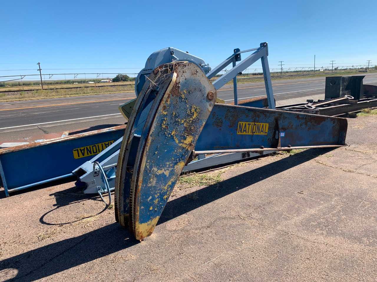 D228-64, cranks(2), Sampson post, equalizer (west side of pavement), weights(4), no pins  (I have 2 beams, 1 head, 2 equalizers that can fit to this unit - PALLET JACKS