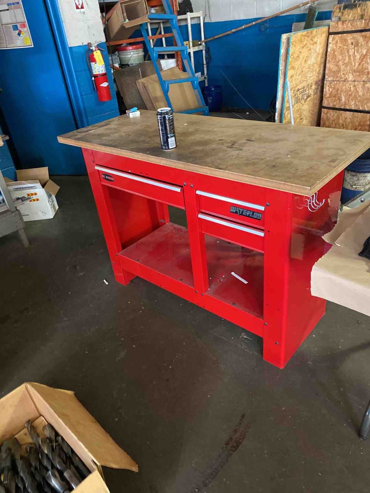 Shop desk - MATERIAL HANDLING