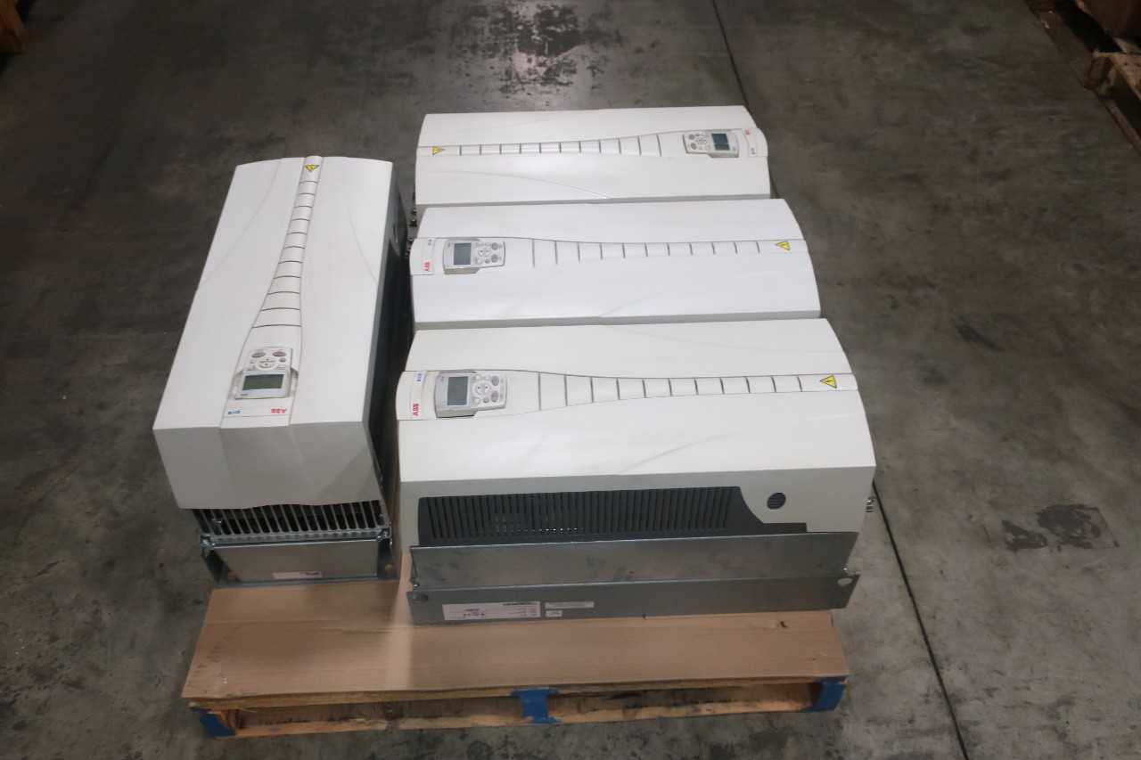 ABB ACH550-UH-157A-4 380-480V-AC 0-500HZ 0-480V-AC 125HP AC VFD DRIVE - MOTOR DRIVES